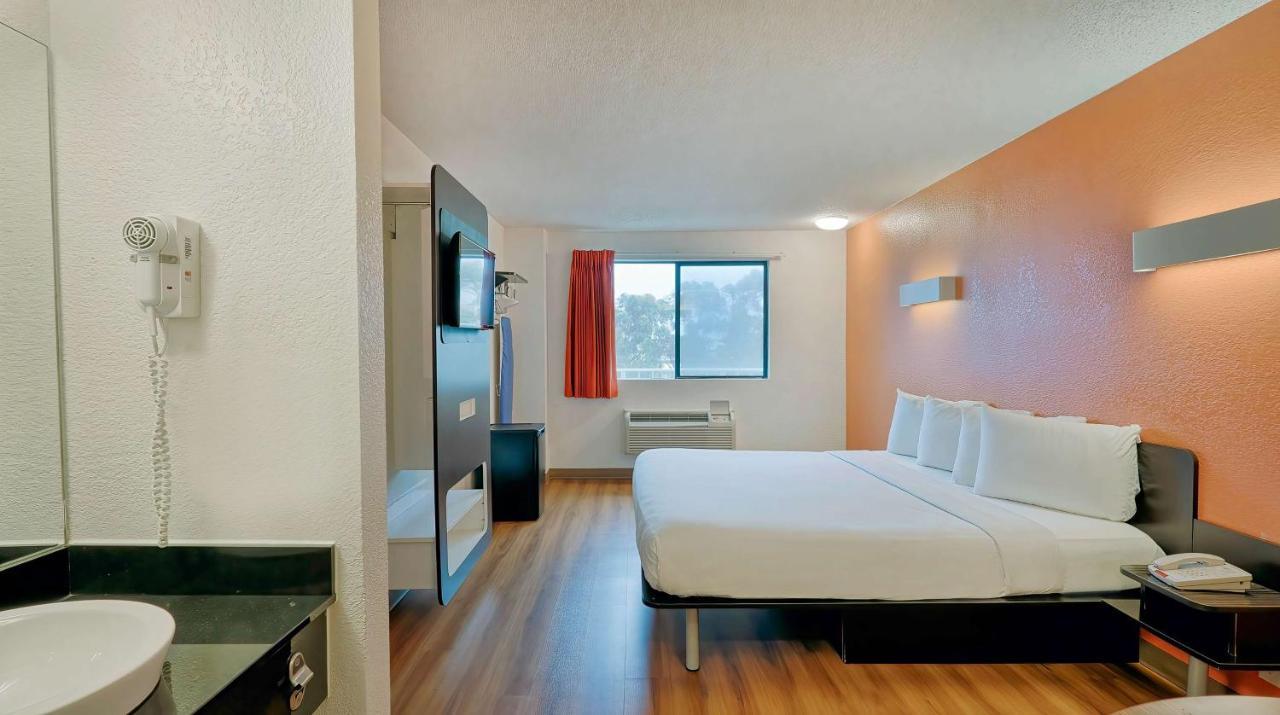 Suites Los Angeles Ca Los Angeles Lax Inglewood Exterior photo
